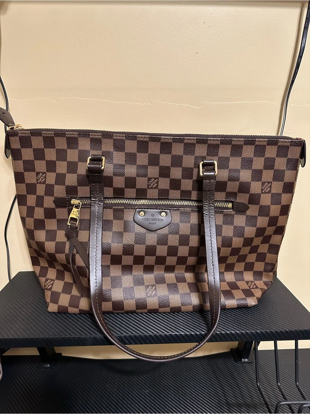 Checkered tote bag